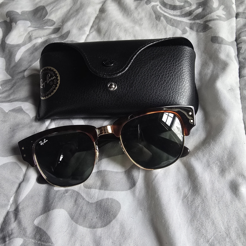 Ray-Ban Clubmaster Sunglasses - Tortoise Frame with Black Lenses